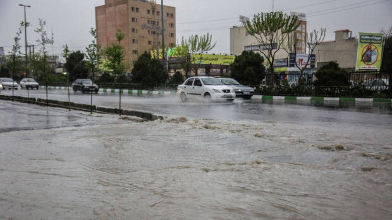 هر 6 ماشین گرفتار در سیلاب رود دره پرند نجات پیدا کردند/ خسارت جانی نداشتیم