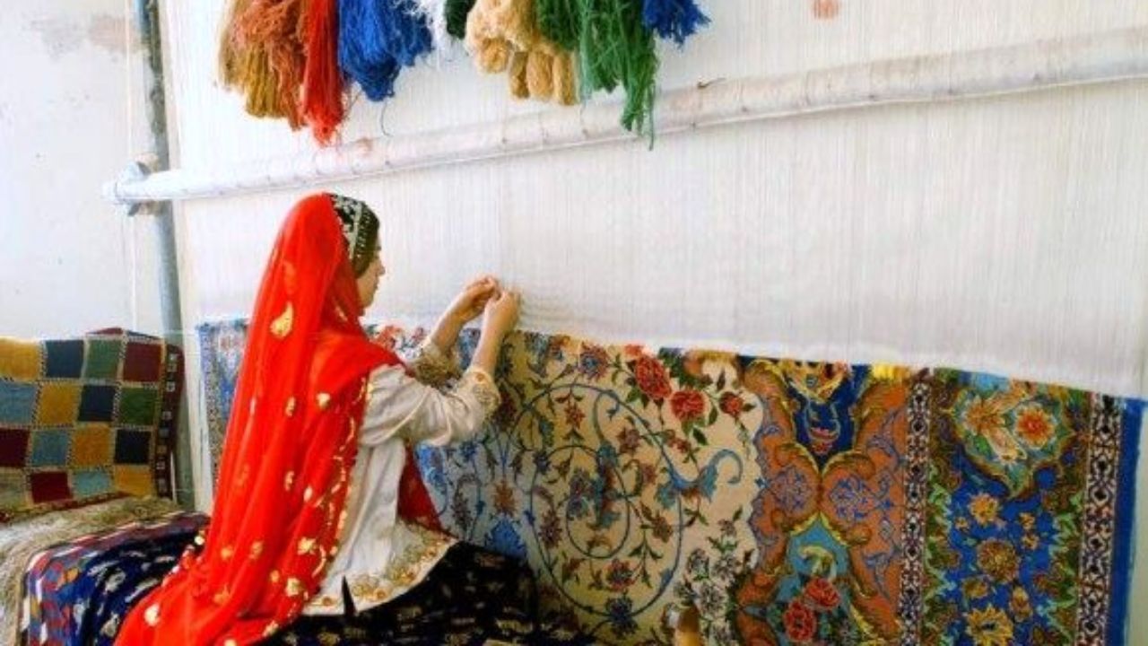 شتاب دهنده‌ها به کمک فرش دستباف می‌آیند