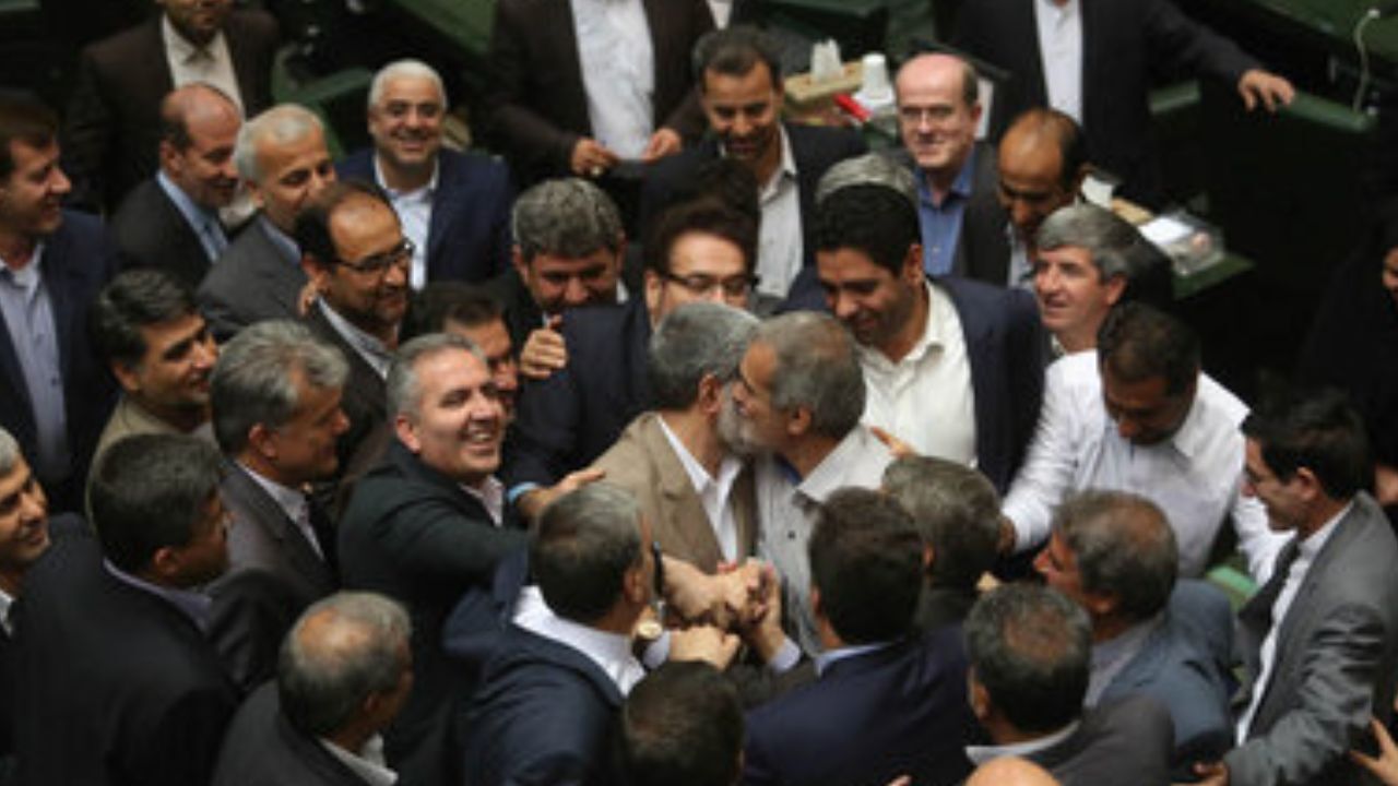 وزارتخانه‌ها، مقصد برخی از نمایندگان راه نیافته به دور یازدهم