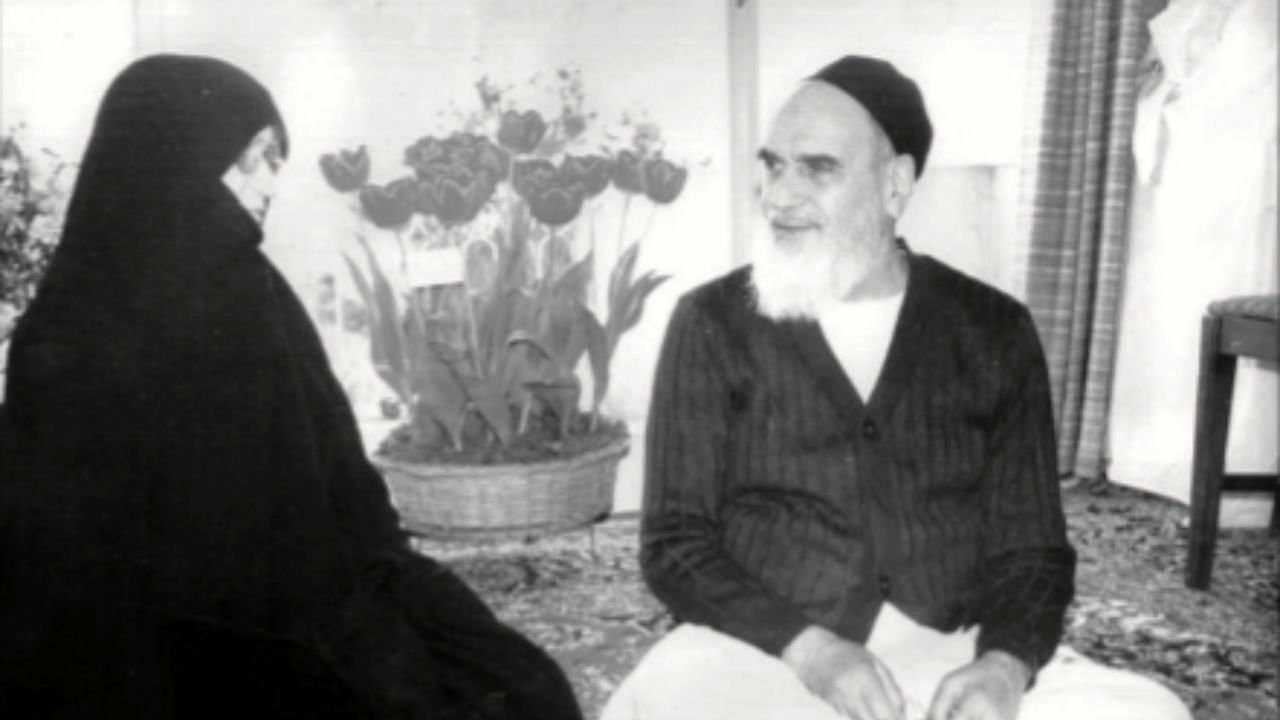 امام خمینی (ره) به روایت همسرش / امام، جارو کردن و ظرف شستن و.. را وظیفه همسر نمی‌دانستند