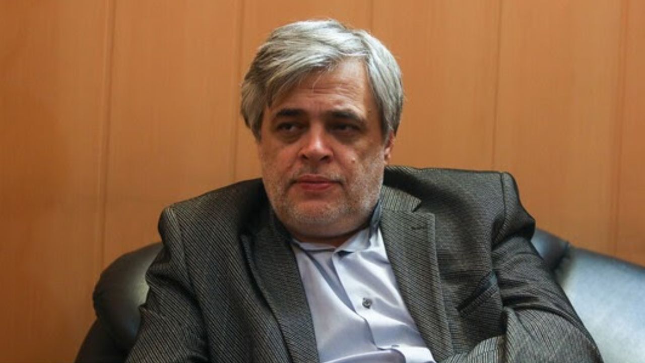 آقای الله‌کرم، من و امثال من چه‌کاره‌ مملکت هستیم که بگوئیم فلانی بیاید یا نیاید؟
