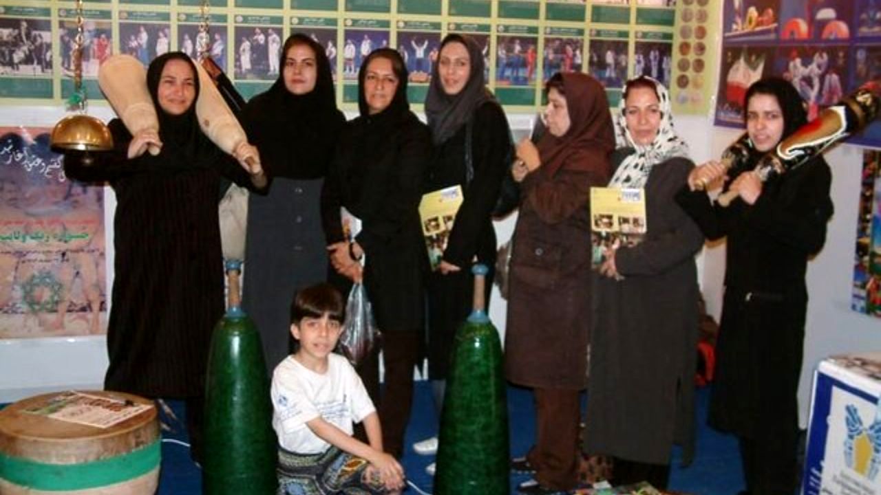 زنان به دنبال بازوبند پهلوانی هستند؟