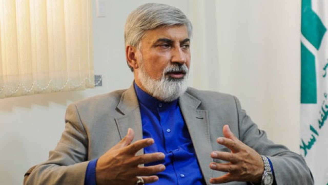 اگر برنامه‌ای در چارچوب اهداف بلند مدت انقلاب نباشد، حالت تحجر پیدا می‌کند