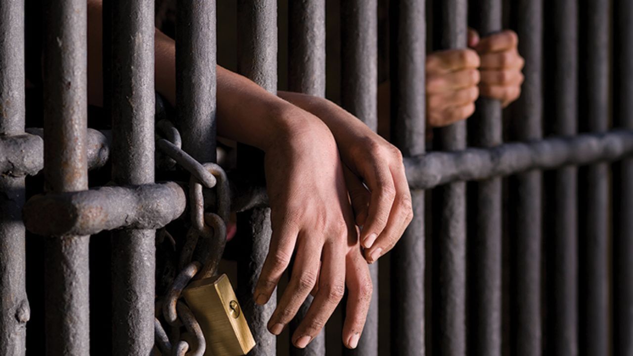 محکومان مالی دیگر حبس نمی‌کشند؟/ طرحی جدید به هیات رئیسه مجلس تقدیم شد