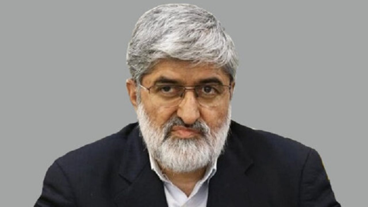 آیت‌الله امینی دچار سیاست‌زدگی نشد