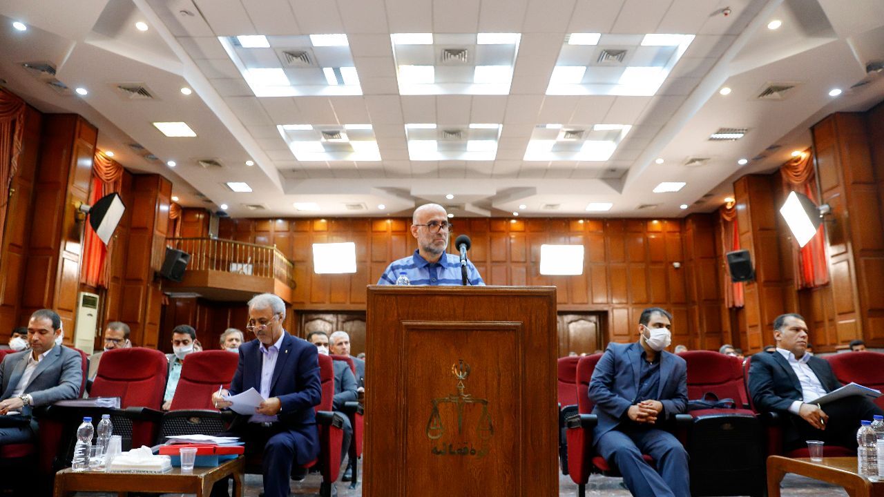 متهمان فراری پرونده اکبر طبری چه کسانی هستند؟