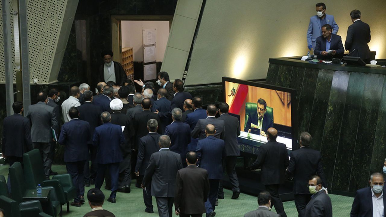 نمایندگان مجلس نماز آیات خواندند