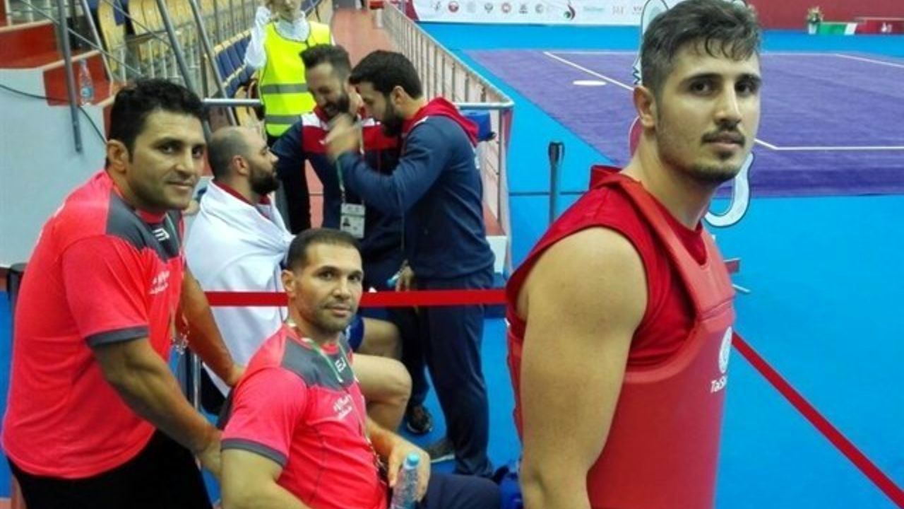 سیاسیون جای مدیران ورزشی را گرفته‌اند