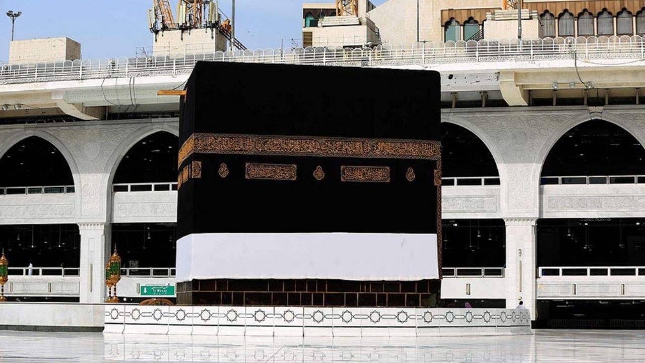 وقتی به حجاج سنگ ضدعفونی برای رمی جمرات می‌دهند+ عکس