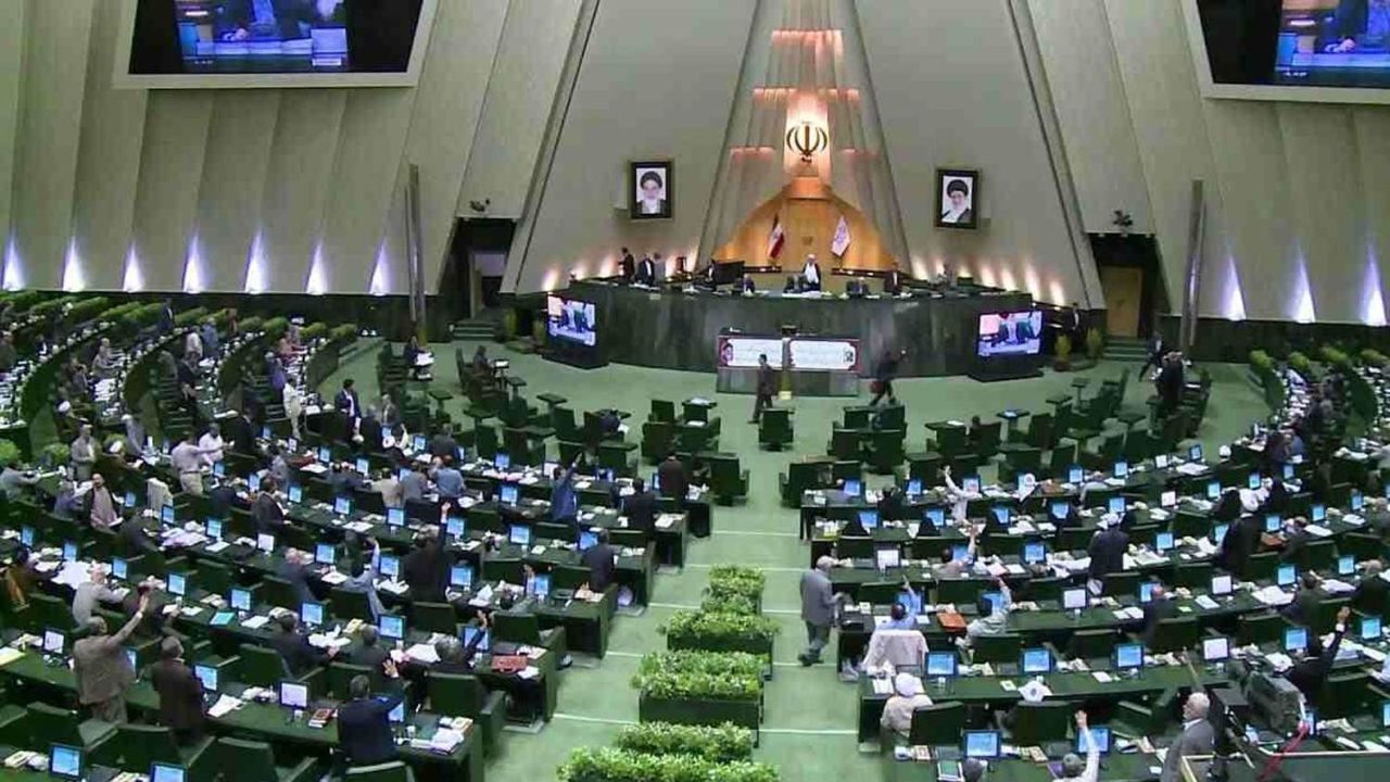 نمایندگان با از دستورکار خارج شدن طرح تخصیص قیر رایگان مخالفت کردند
