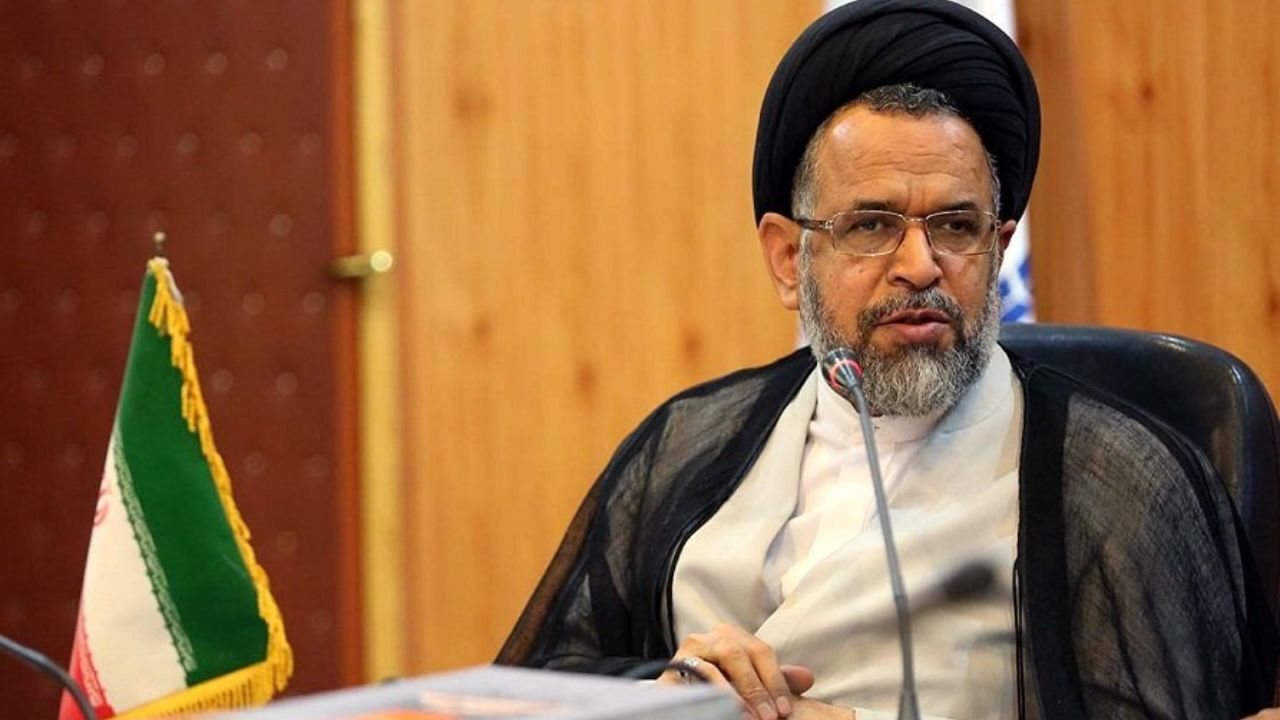 وزارت اطلاعات در این دوره مزاحمتی برای دانشگاه یا مطبوعات نداشت