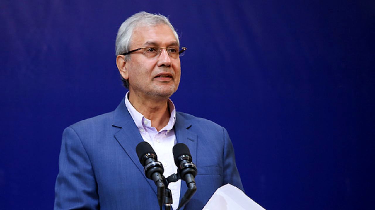 جامعه درمانی در دوران ‎کرونا  هویت‌ساز حرفه انسانی در پزشکی هستند