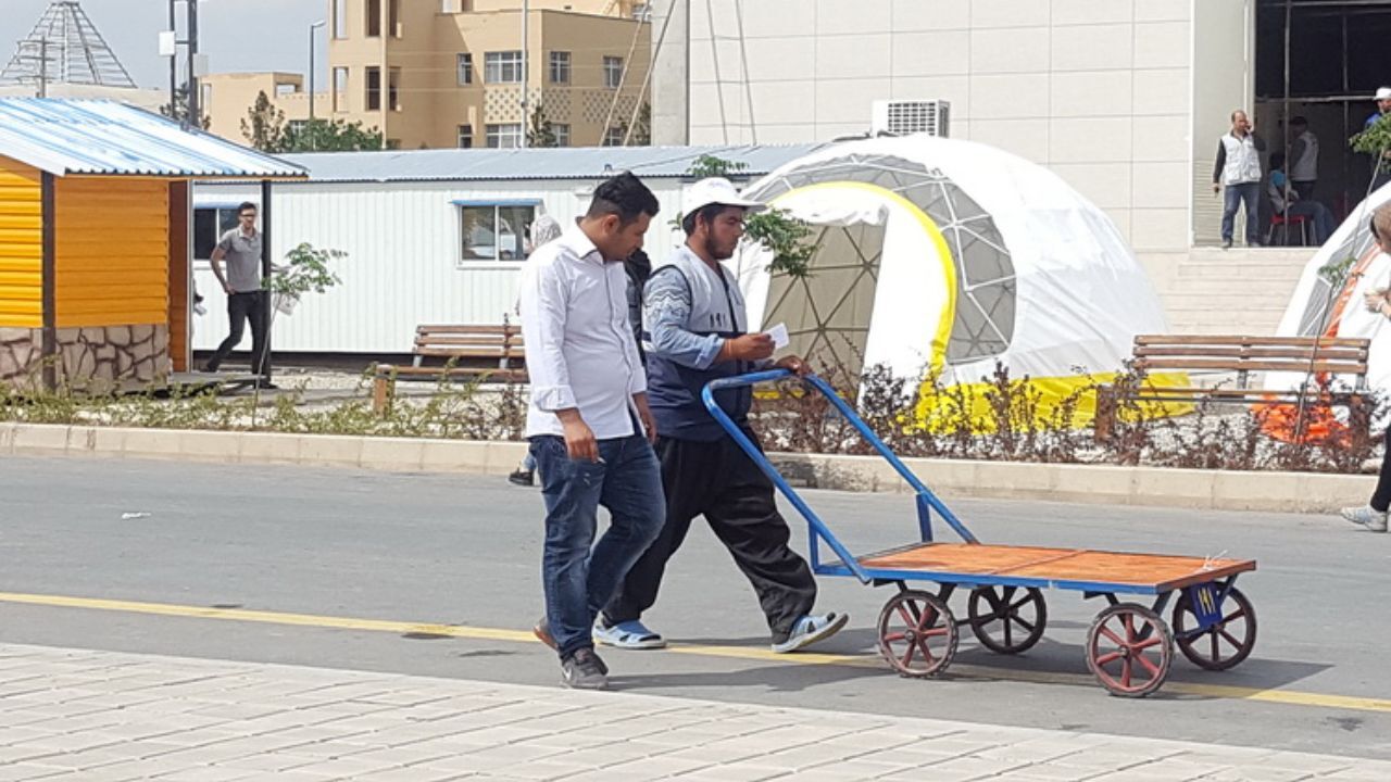 حاملان چرخ دستی در محدوده بازار تهران شناسایی می‌شوند