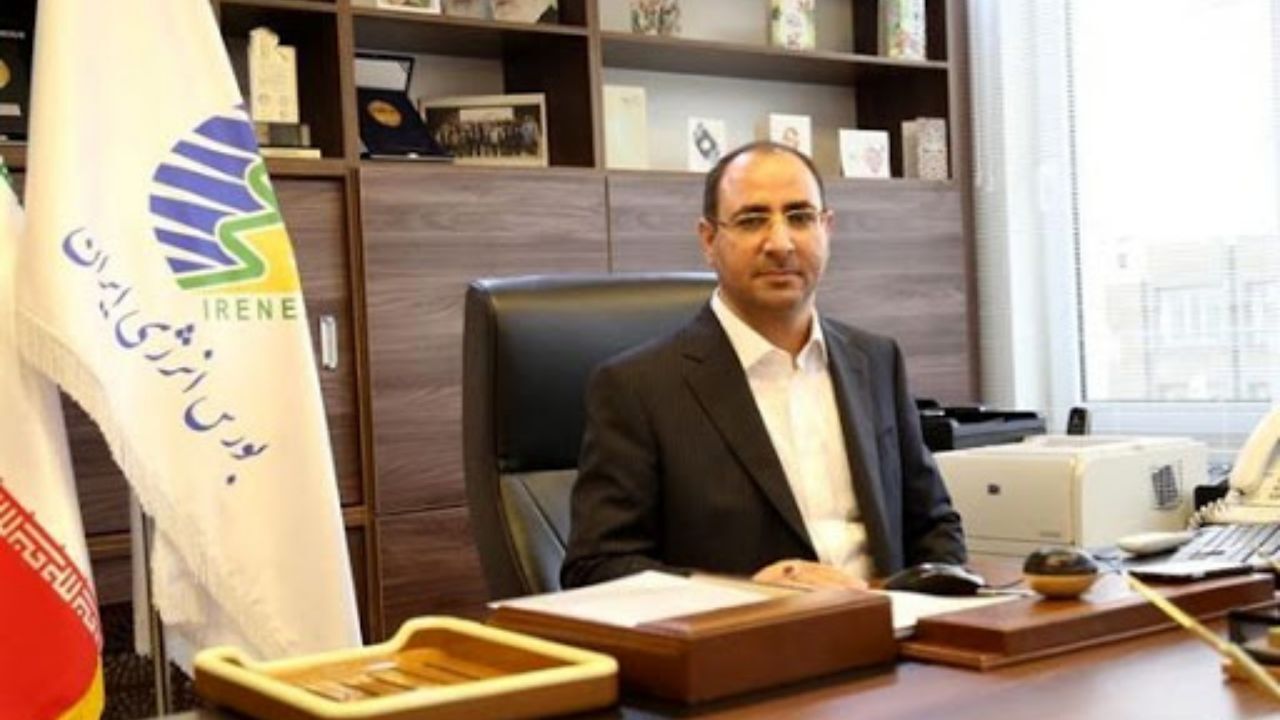 فروش اوراق سلف نفت با طرح گشایش اقتصادی رئیس جمهوری متفاوت است