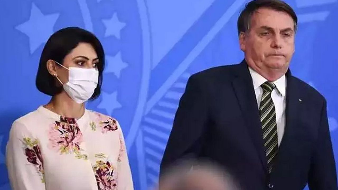 رئیس‌جمهور برزیل یک خبرنگار را با مشت تهدید کرد