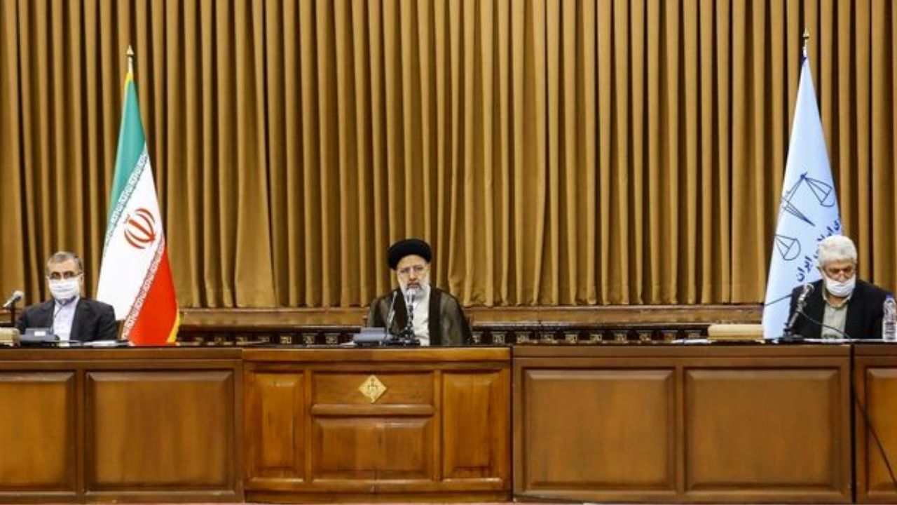 دادگاه‌های ویژه اقتصادی را به قانون تبدیل می‌کنیم تا مفسدان مجال پیدا نکنند / ایجاد امید با حرف و سخن نمی‌شود و نیازمند انجام وظیفه هر شخص مسئولی است / برخیی سال‌ها در نظام مسئولیت داشتند و حالا به خود ژست منتقد گرفته‌اند