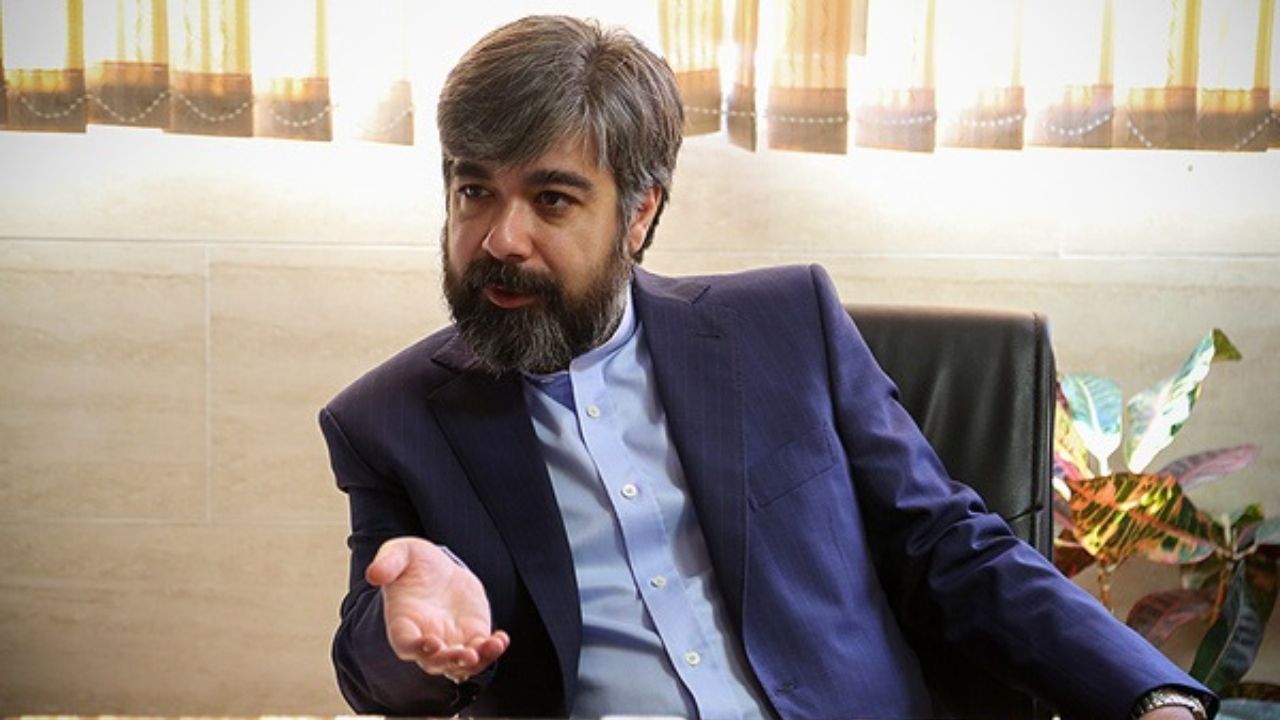 بحث بر سر شبکه نمایش خانگی برای حواس‌پرتی است / علامت سوال‌های سرمایه‌گذاری در هنرهای تجسمی ایران بزرگ است