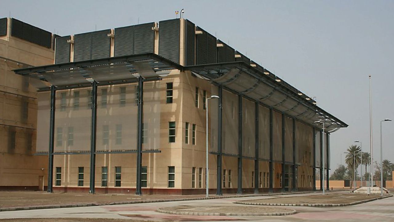 تهدید پمپئو به تعطیل کردن سفارت آمریکا در بغداد