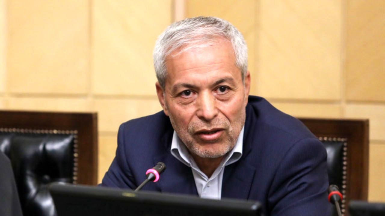 برخی تصور می‌کنند با هتاکی انقلابی‌گری می‌کنند