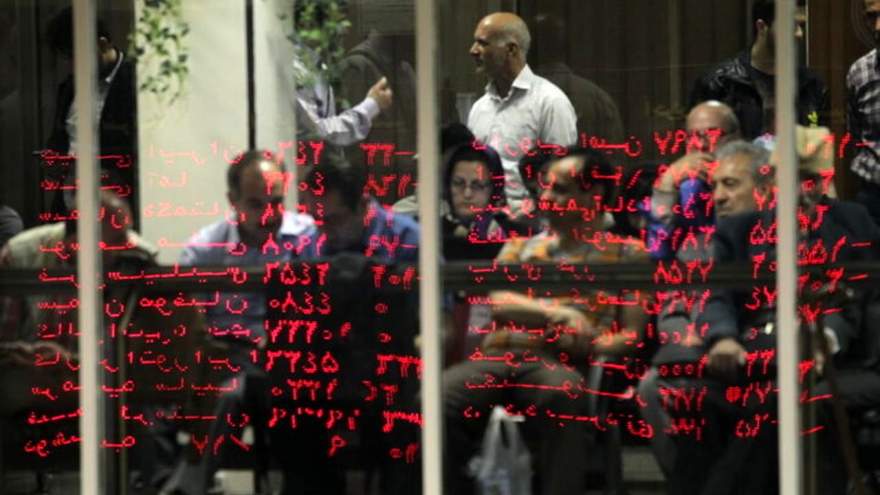 ریزش بورس ادامه دارد / ورود شاخص به کانال یک میلیون 300 هزار واحدی