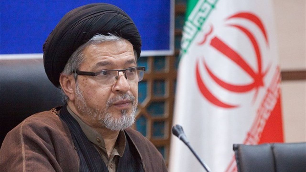 انتقاد عاملی از حضور مسئولان در توئیتر و شبکه‌های مجازی فیلترشده