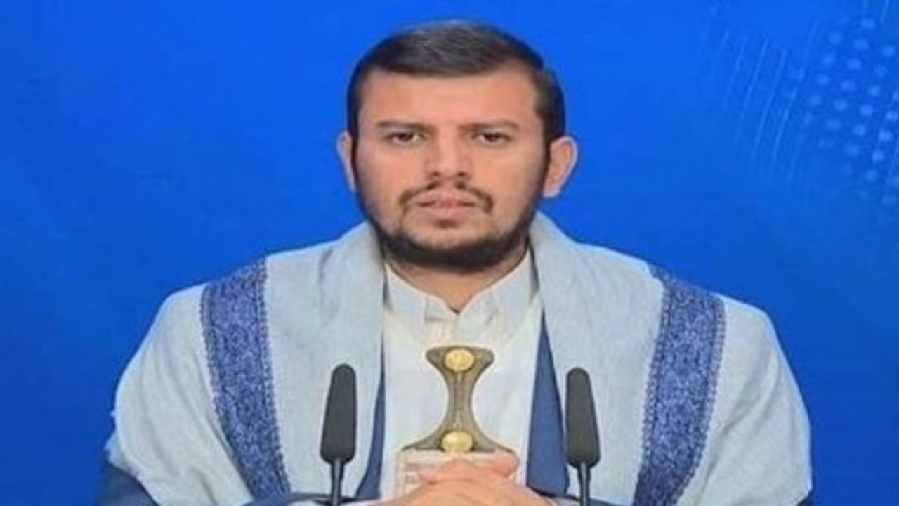 ماکرون عروسک دست صهیونیست‌ها است