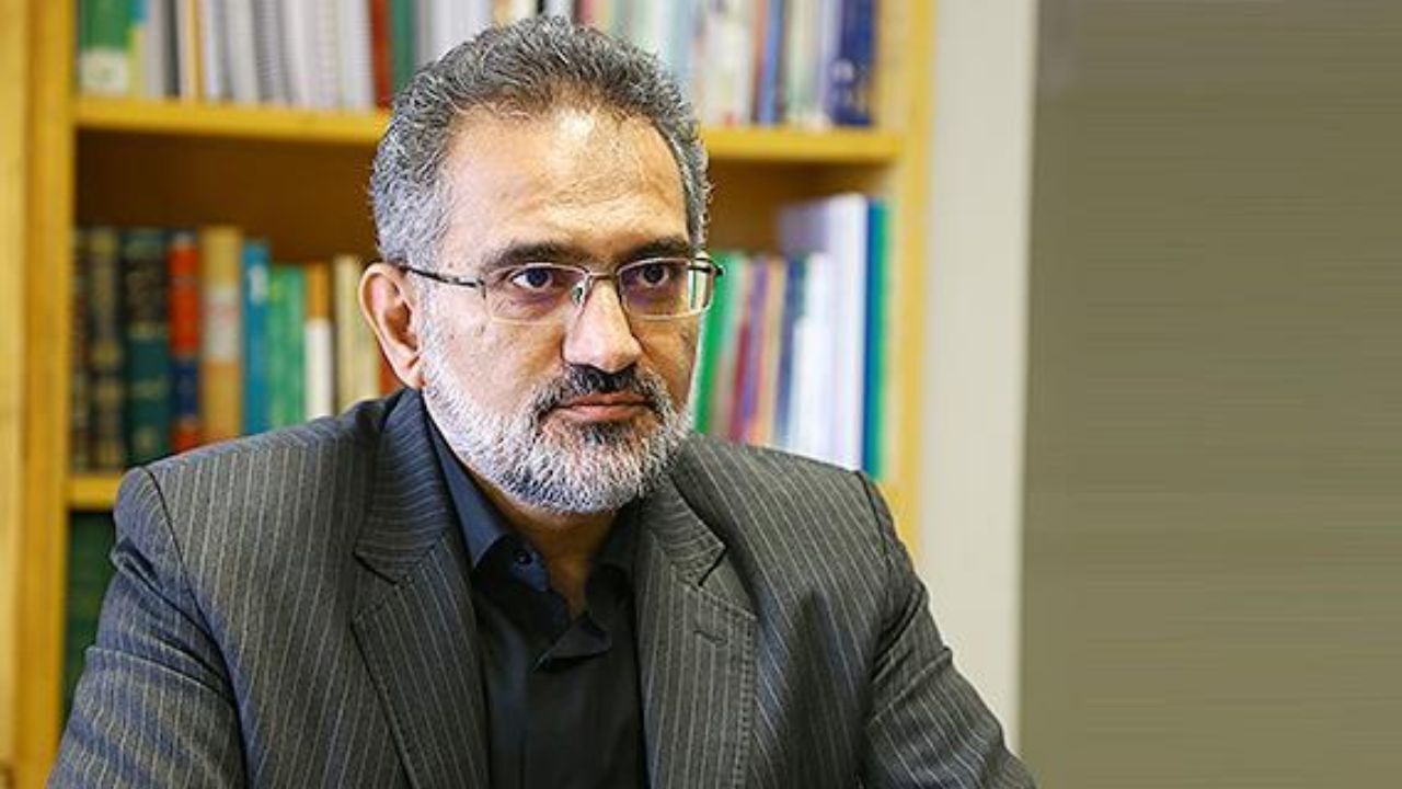 در ایران هنوز دو حزب قوی و فراگیر نداریم