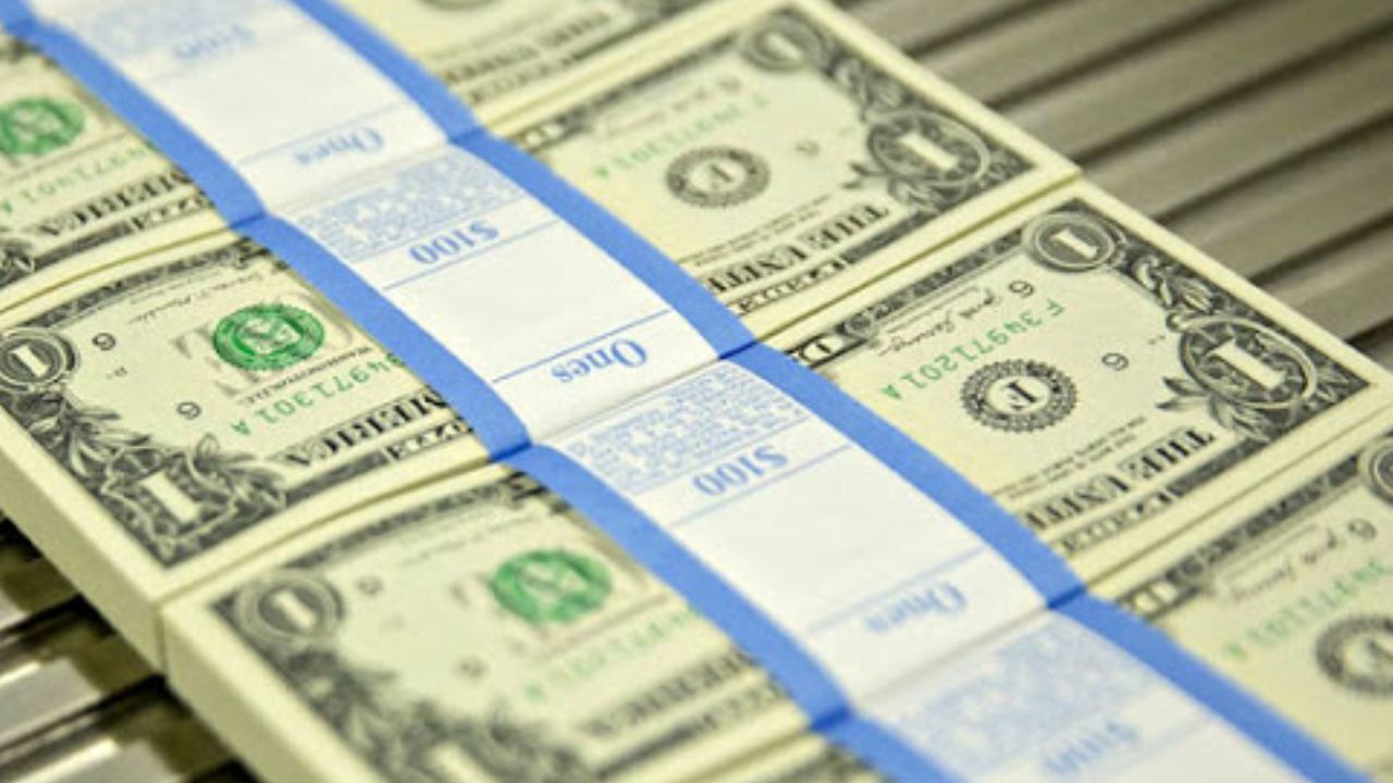 سقوط ارزش دلار در دومین روز پیاپی