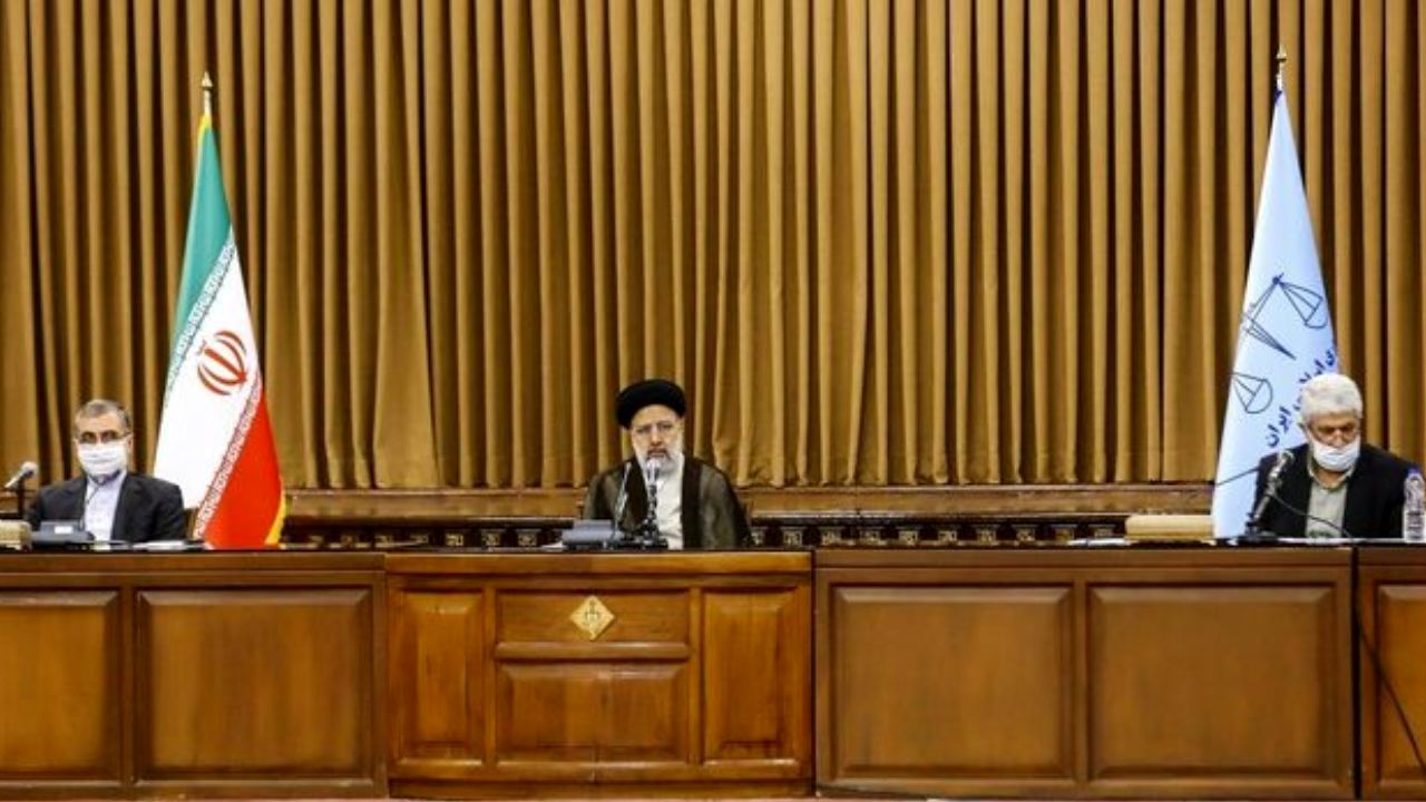 جلو ترانزیت مواد مخدر را رها کنیم، تمام اروپا و امریکا را فرا می‌گیرد / قربانی مبارزه با مواد مخدر هستیم/ وضعیت، برای هرگونه فعالیت ناسالم در قوه قضائیه قرمز است