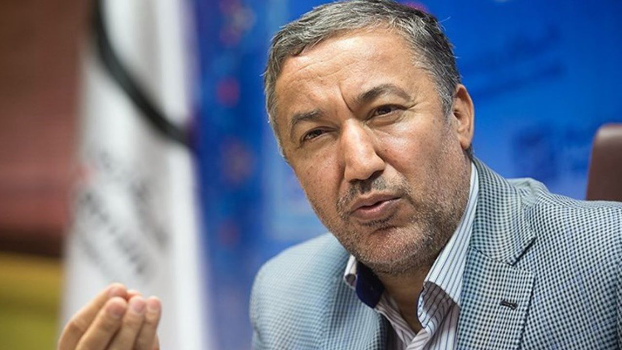 چه میزان کالای اساسی در بنادر و کشتی‌ها موجود می‌باشد؟
