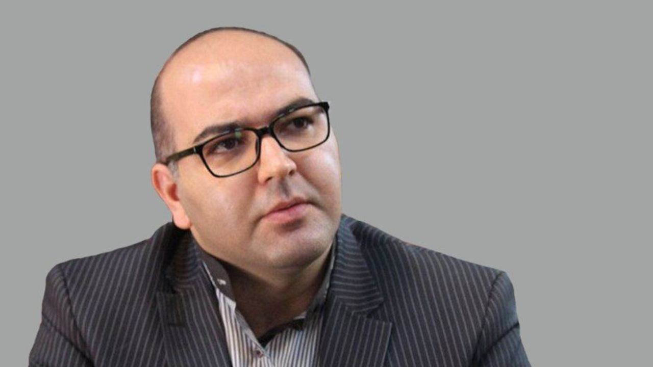 واکنش دیاکو حسینی به شعرخوانی و صحبت‌ها علیه تمامیت ارضی ایران + عکس