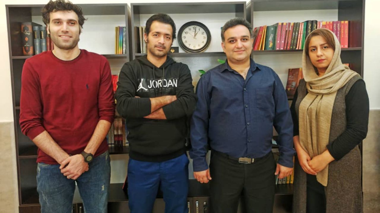 کتاب صوتی یک اثر هنری مستقل است / همیشه برای گرفتن غرفه در نمایشگاه کتاب مشکل داریم چون ما را ناشر حساب نمی‌کنند / کتاب‌ صوتی در اروپا و آمریکا تقریباً 2 برابر کتاب کاغذی قیمت دارد، اما در ایران این عدد نصف است