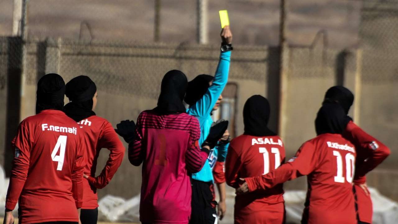 فوتبال زنان در چاه فراموشی