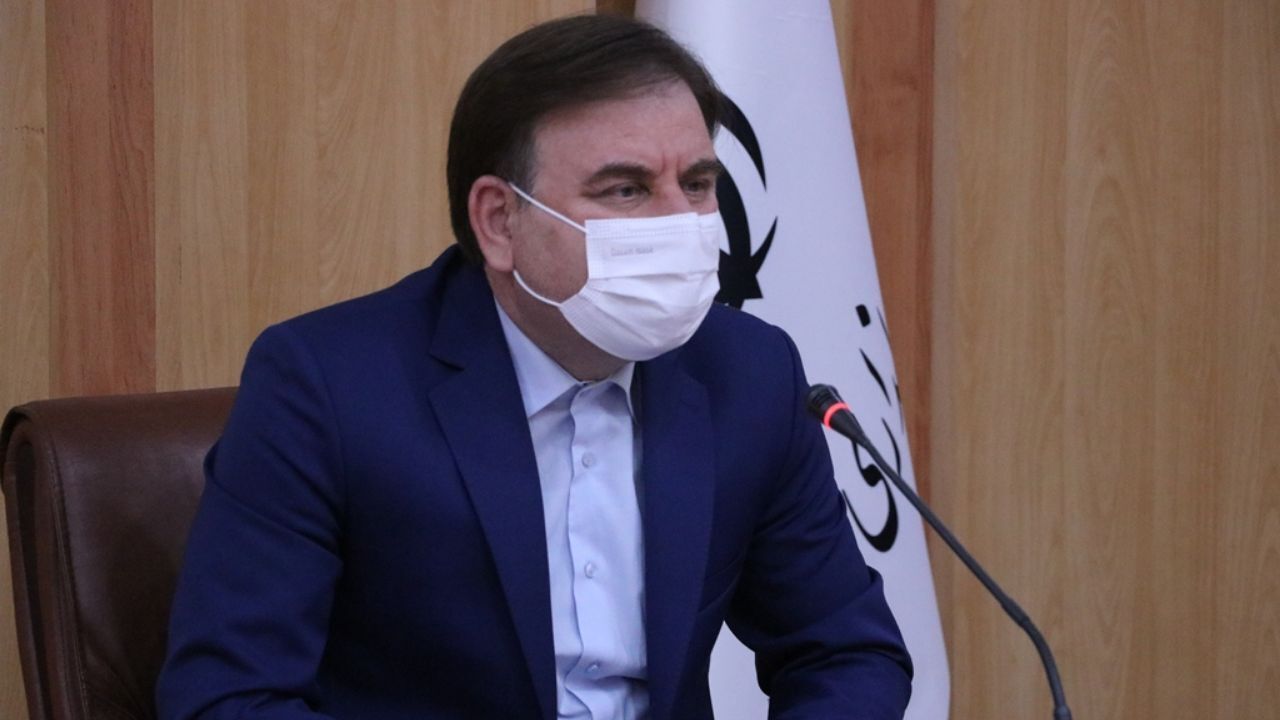 قدردانی استاندار از خیران در تأمین تجهیزات هوشمند آموزشی برای دانش‌آموزان نیازمند
