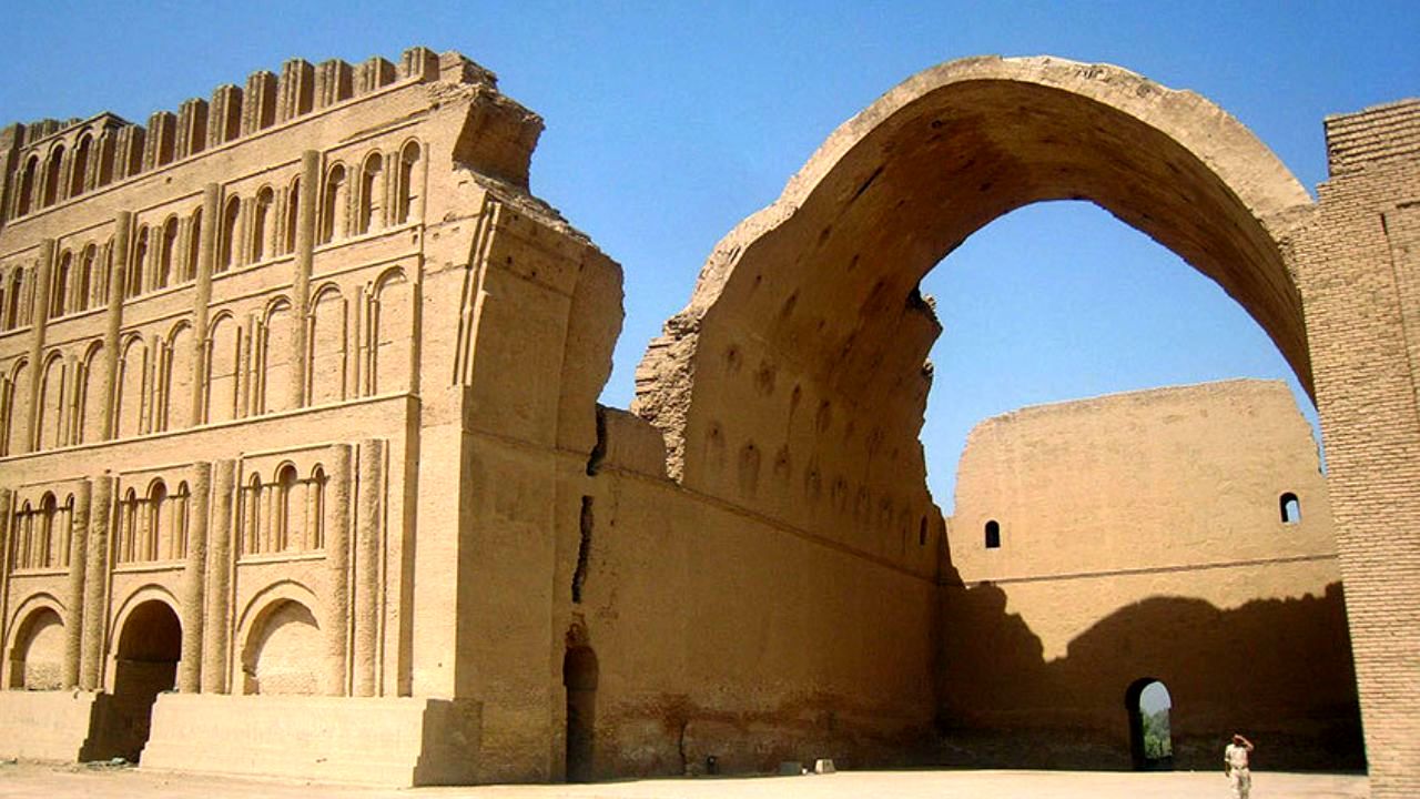 بخشی از سقف بنای تاریخی طاق کسری فرو ریخت