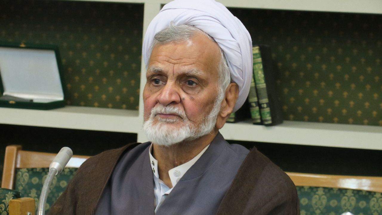 هشدار حجتی کرمانی نسبت به وقایعی در کشور که به سقوط نظام خواهد انجامید / چرا منقد قدیمی آیت‌الله مصباح در مدح او نوشت؟