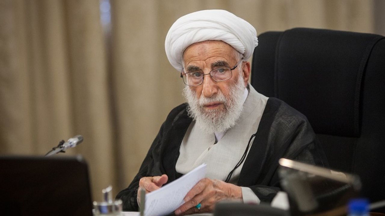 آیت‌الله جنتی: هرچه می‌توانیم باید به این مردم خدمت کنیم
