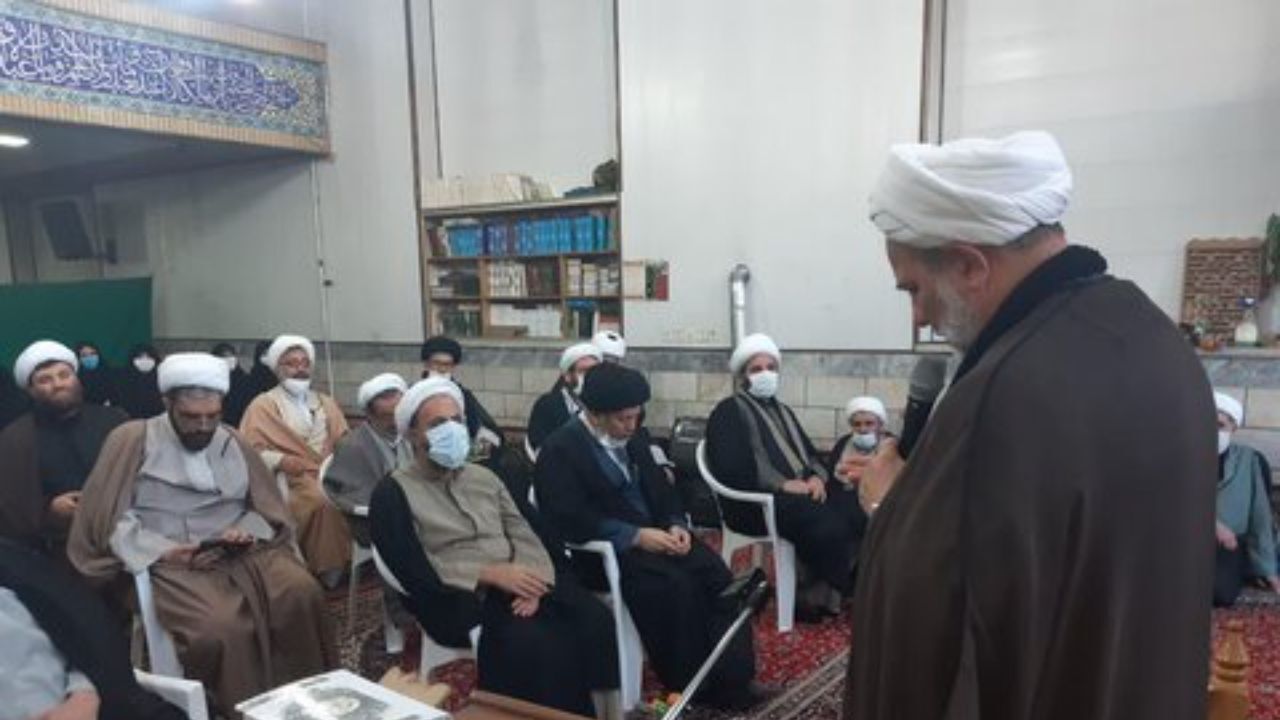 در خانه‌های تاریخی کاشان شراب سرو می‌شود