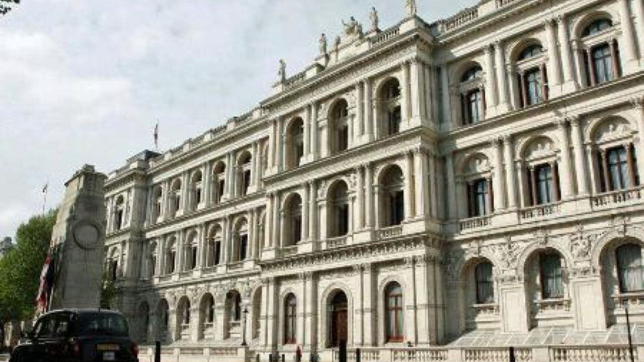 ابراز نگرانی انگلیس نسبت به غنی سازی اورانیوم توسط ایران