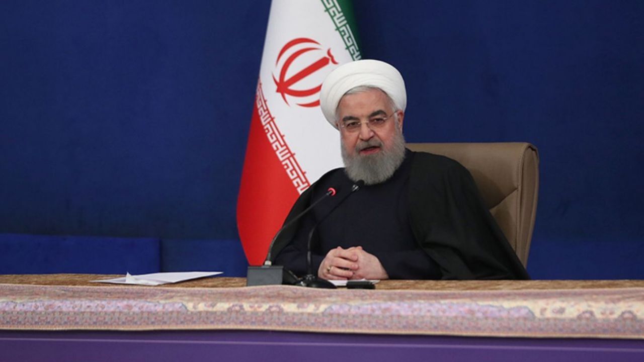 حداقل تا 6 ماه آینده باید رعایت پروتکل‌های بهداشتی را ادامه دهیم / نگران کرونای جهش‌یافته هستیم / واکسیناسیون از بهمن ماه در کشور آغاز می‌شود / روند افزایش ابتلا جوانان و نوجوانان، نگران کننده است