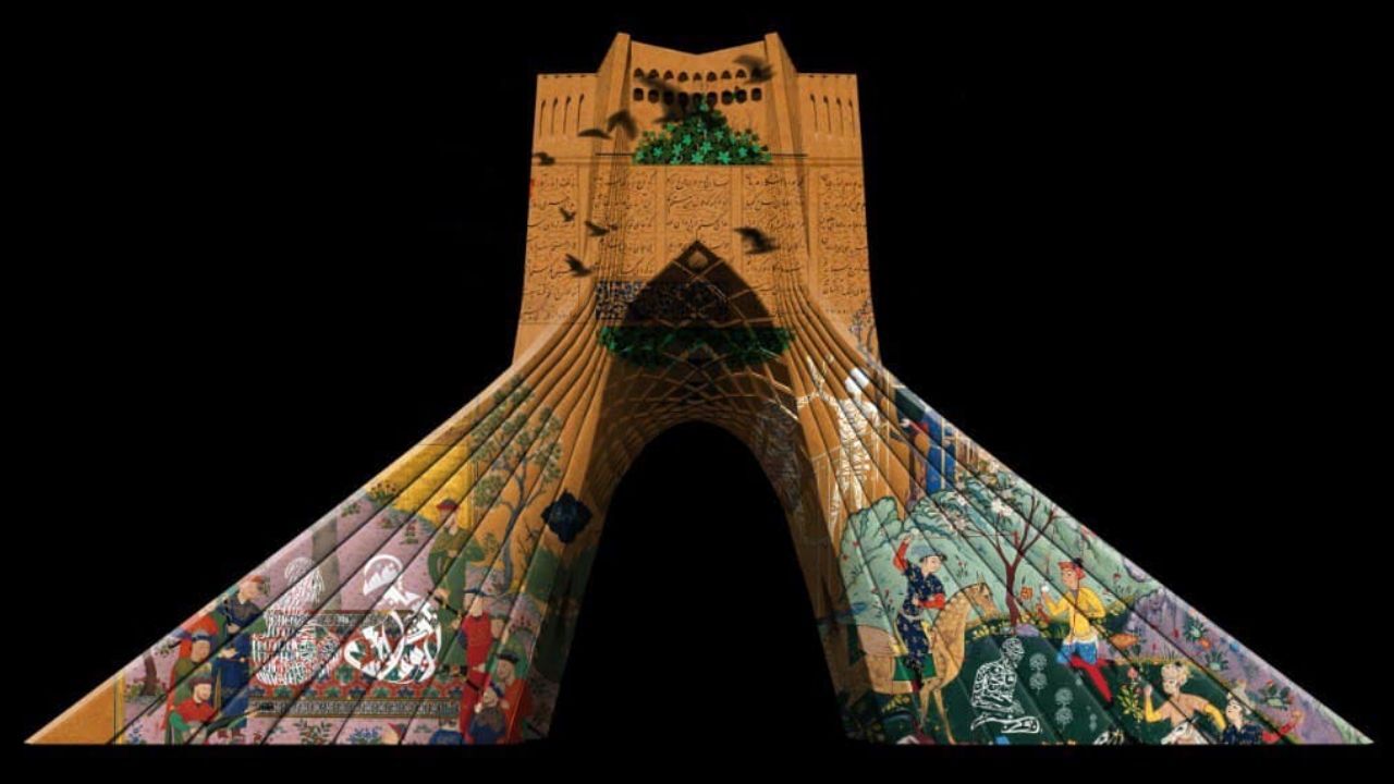 رقص قلم بر فراز برج آزادی + عکس