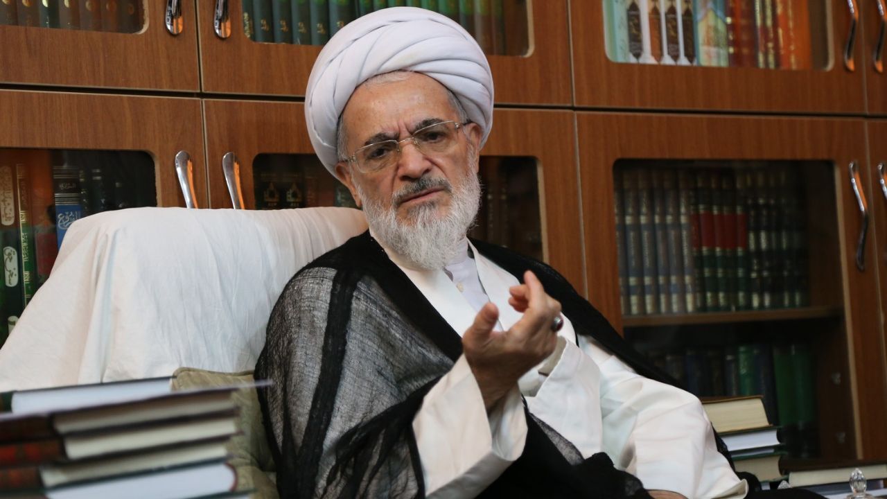 میرحسین موسوی بعد از دسترسی به تلفن با کدام مرجع تقلید تماس گرفت؟