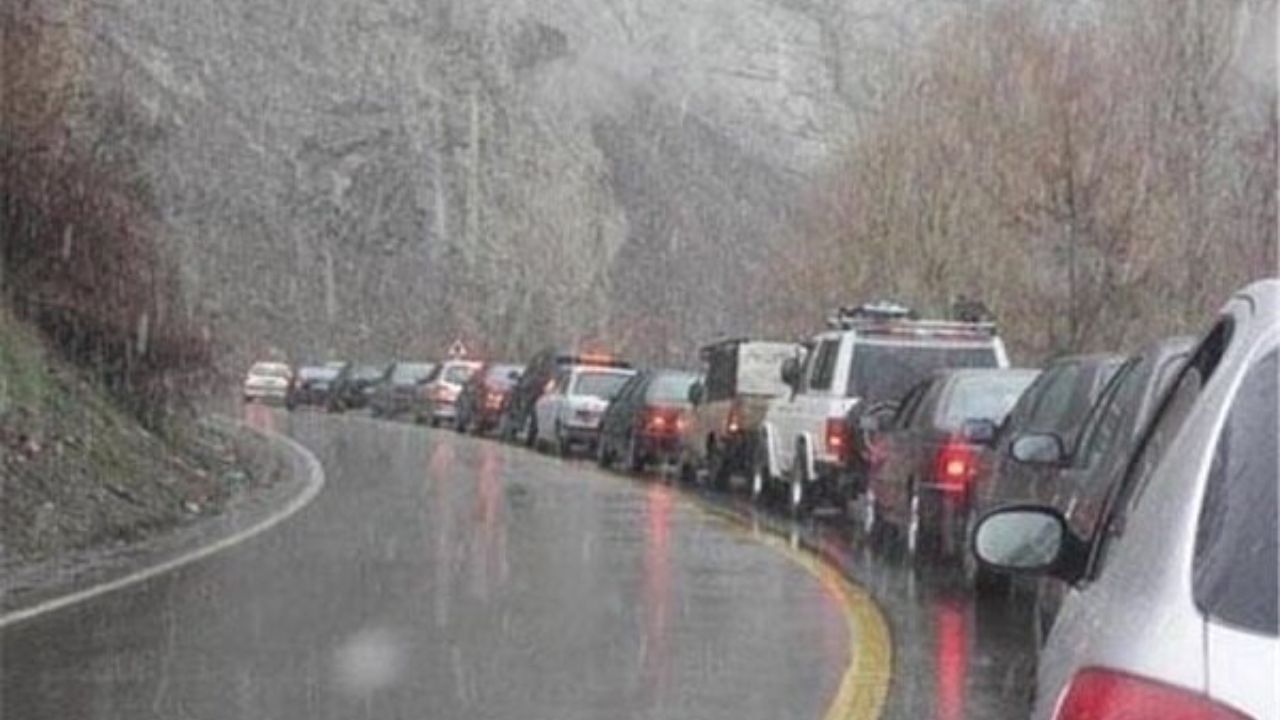 تردد یکطرفه جاده‌های چالوس و هراز لغو شد