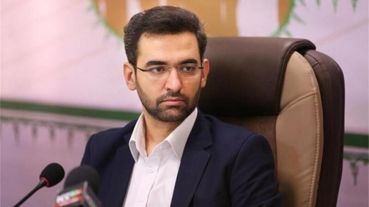 آذری جهرمی: اینترنت ملی وجود ندارد / اینستاگرام مسدود نمی‌شود