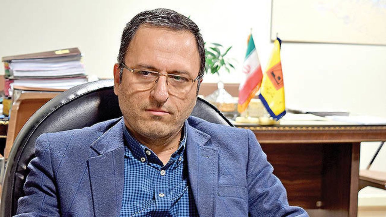 قطار ملی در ریل متروی تهران