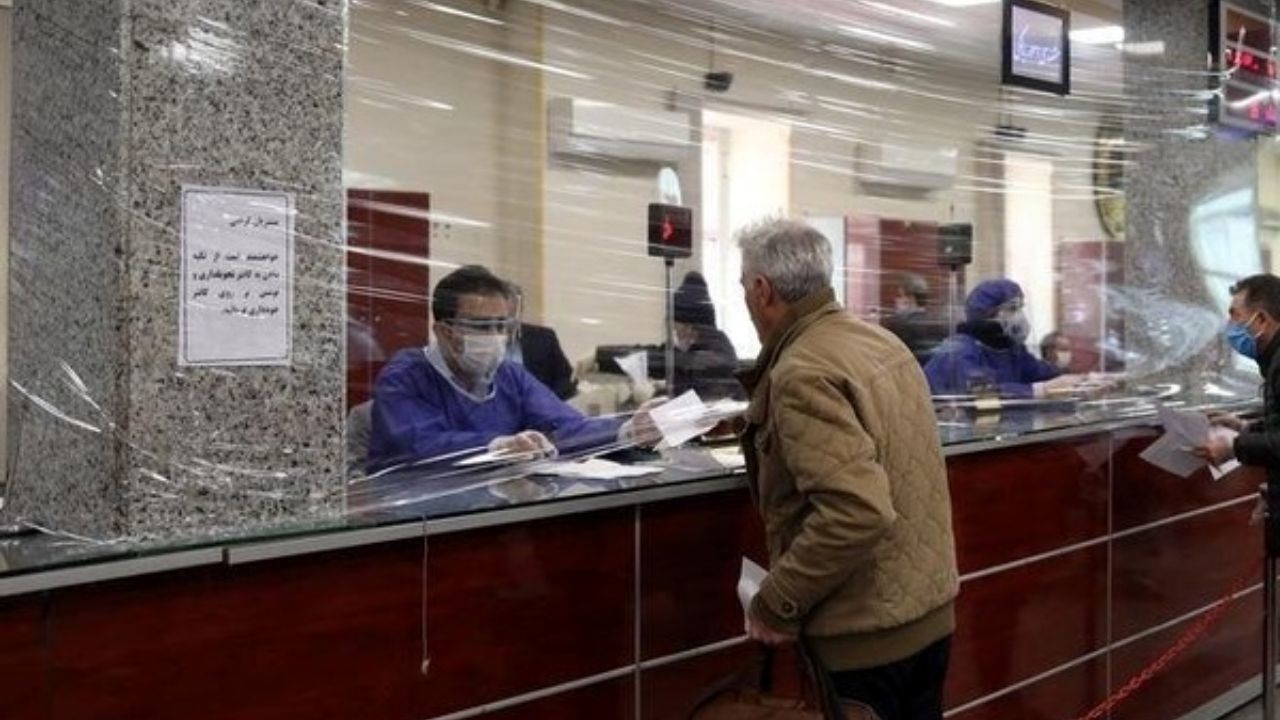 افزایش تمایل به نگهداری پول نقد به جای سپرده‌های بانکی