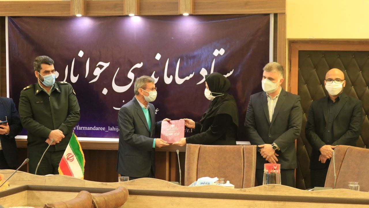 تقدیر از یونس محمودی بعنوان اولین فرماندار کشور که در لیگ تندرستی فدراسیون ورزشهای همگانی شرکت کرد