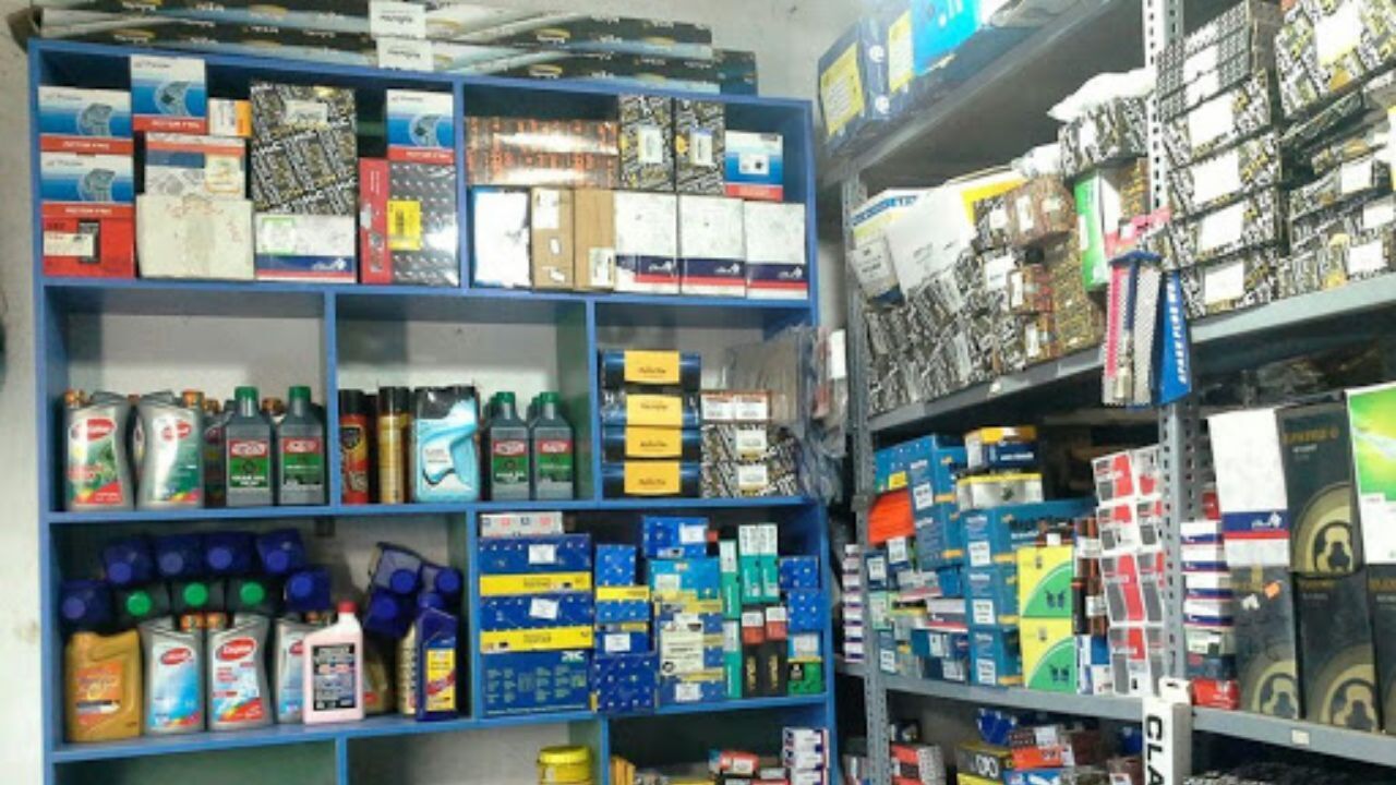 قیمت قطعات خودرو توسط تولیدکنندگان داخلی سلیقه ای تعیین می شود