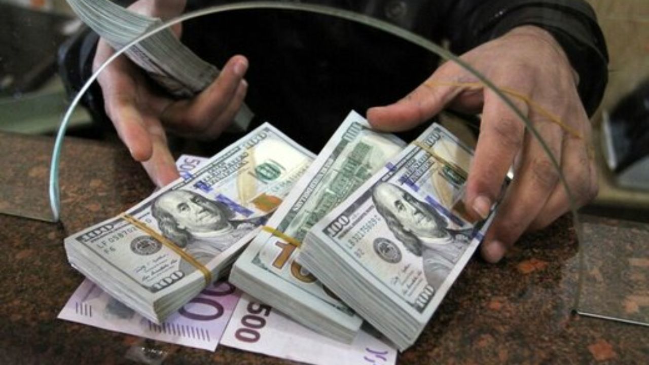 آزادسازی منابع ارزی نرخ ارز را متعادل می‌کند