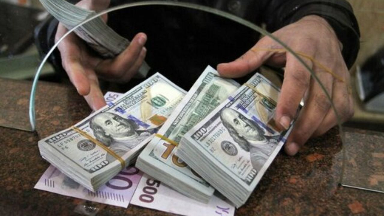 آزادسازی منابع ارزی نرخ ارز را متعادل می‌کند